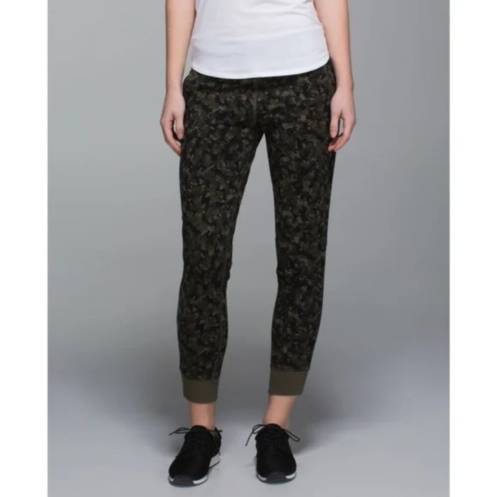 Lululemon No Sweat Pant Mystic Jungle Fatigue Green Black / Fatigue Green